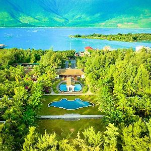 Lang Co Beach Resort
